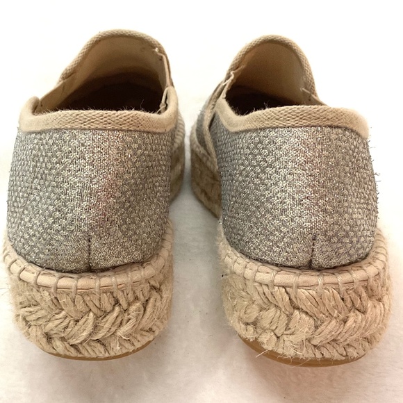 GOLD ESPADRILLE SLIP ON COMFORT SHOE SNEAKER SIZE 7.5/ 38 - Picture 9 of 16